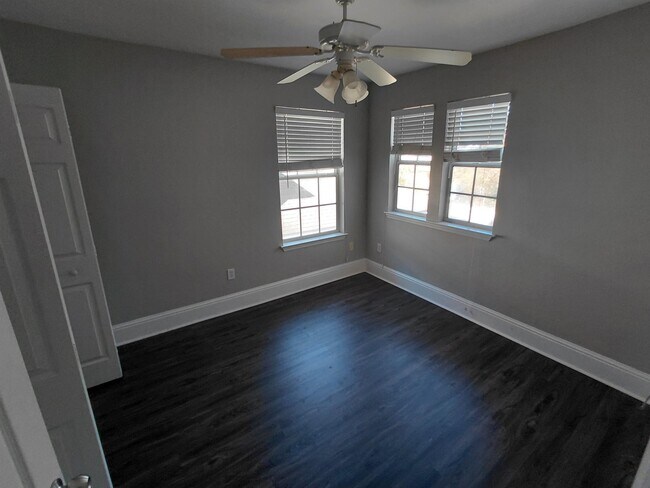 Building Photo - 2633 Fenwood Ct