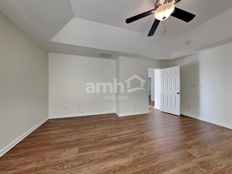 Building Photo - 14820 Havasu St