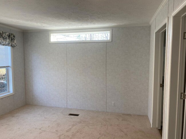 Building Photo - 135 Church Rd