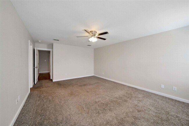 Building Photo - 716 Preston Dr