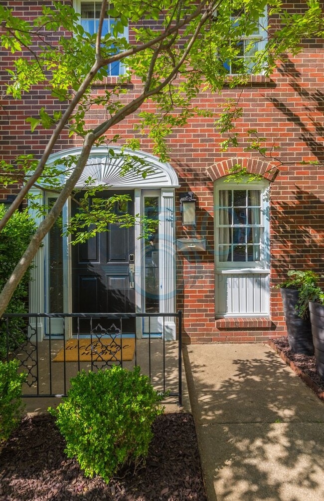 Building Photo - Elegant, updated Pleasant Valley townhome in the heart of WLR