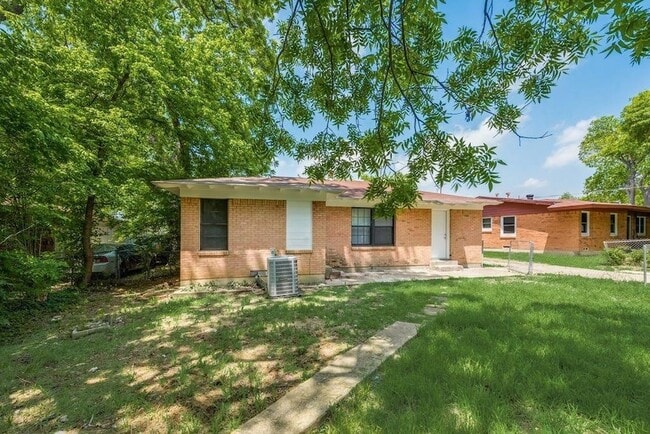 Building Photo - 4626 Utah Ave