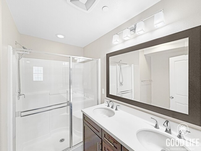 Building Photo - Beautiful 2BD/2.5 BA W/ A/C, Private Balcony, and Detached Garage in Kearny Mesa!
