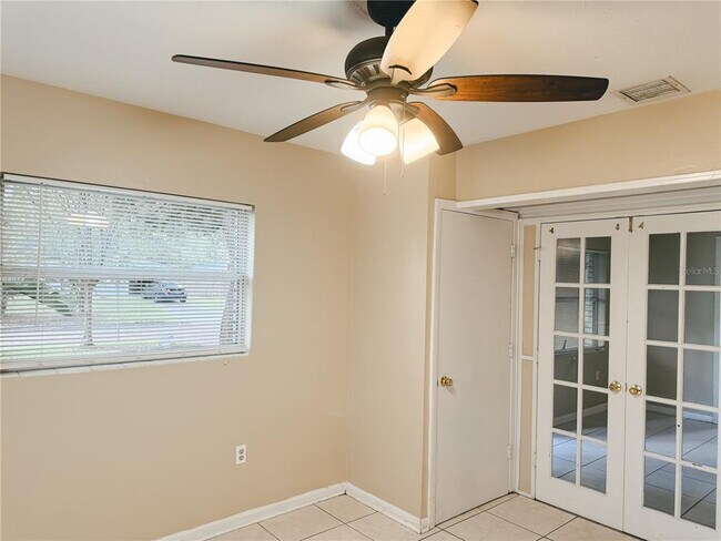 Building Photo - 315 Thornton Ln