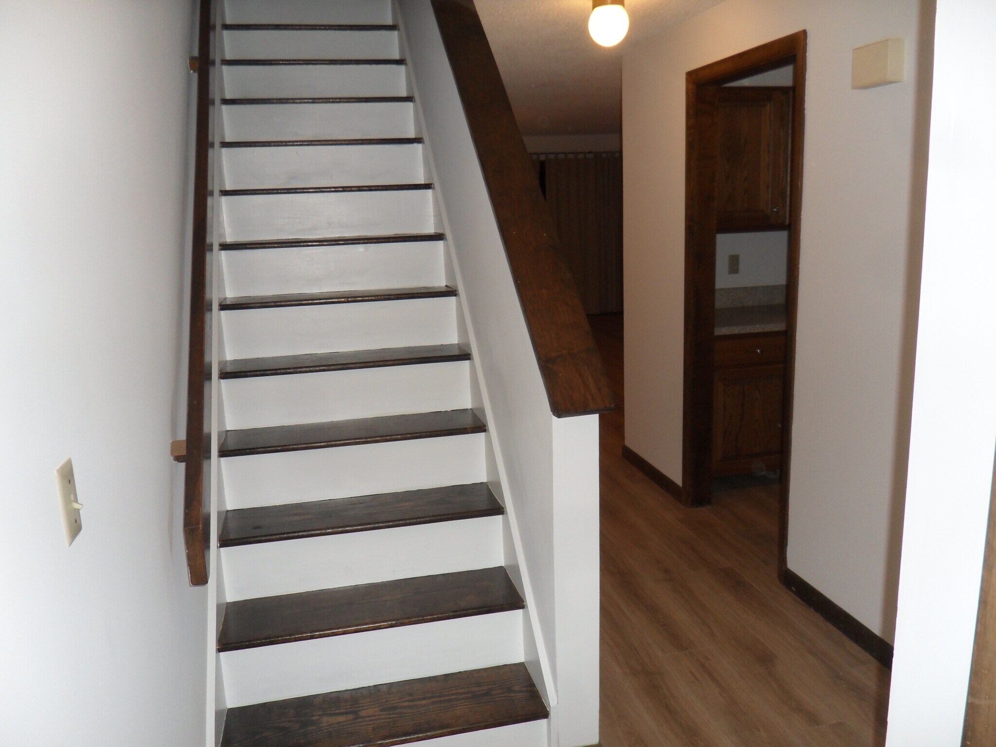 Building Photo - 177 Skyview Dr