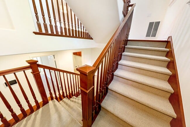 Building Photo - Three bedroom located in Newport Coast com...