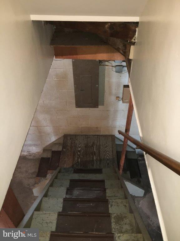 Building Photo - 3089 Winchester Ave