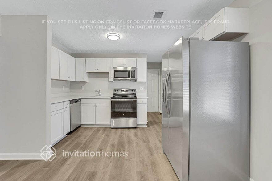 Building Photo - 300 Banberry Dr SE