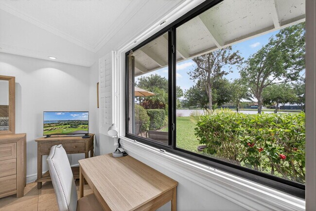 Building Photo - 119 Club Dr