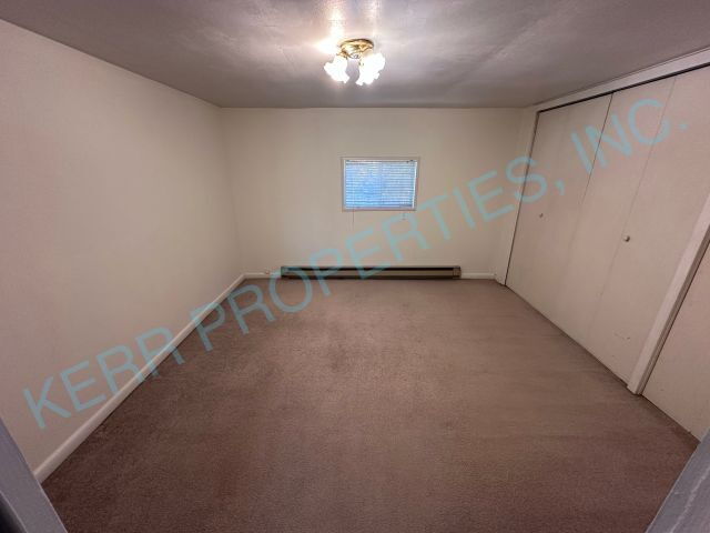 Building Photo - 6015 SE Hosner Rd