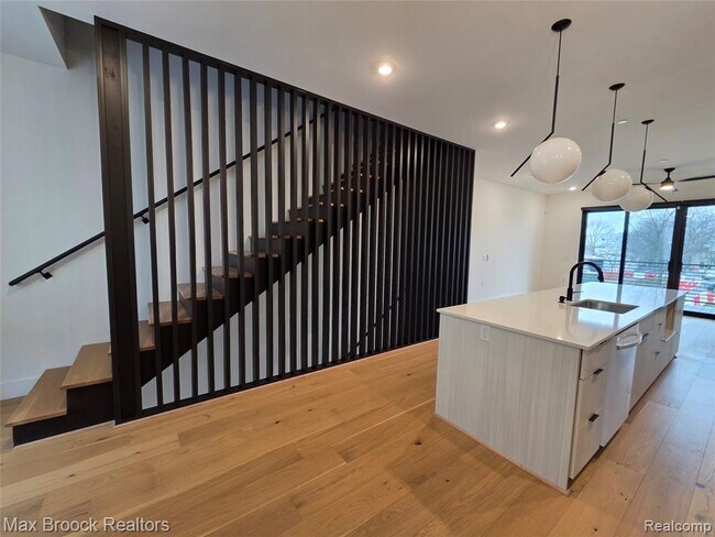 Building Photo - 1640 Bagley St