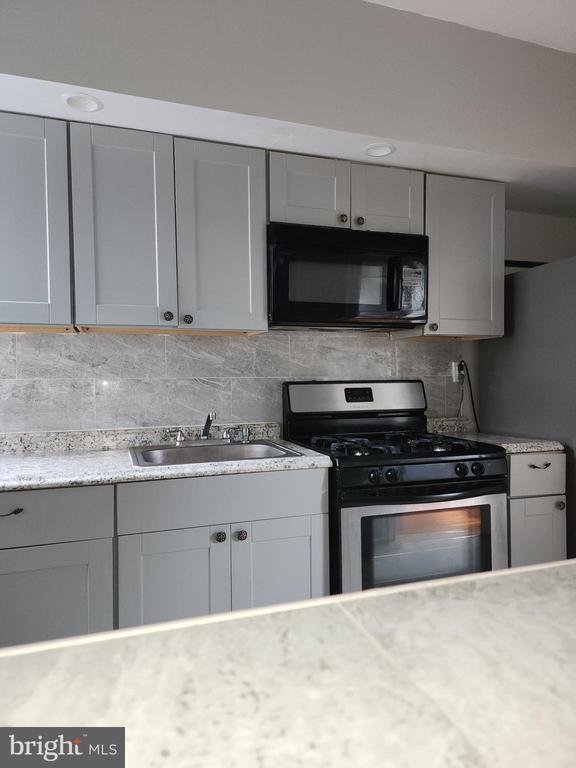 Building Photo - 217 S 47th St