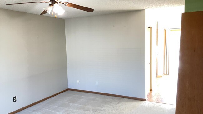 Building Photo - 15539 Float Ln