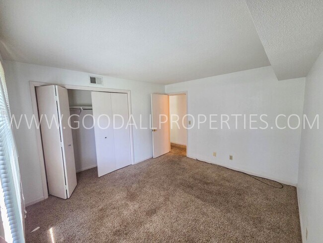 Building Photo - Summer Leasing Special: $995/month 2 Bed, 2 Bath Condo with Pool Access in Clive
