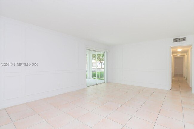 Building Photo - 3912 Ponce de Leon Blvd