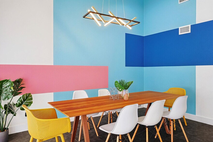 Building Photo - 313 Melorine Dr