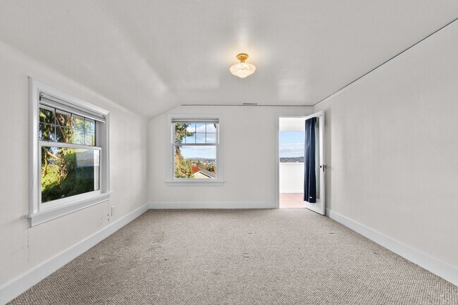 Building Photo - 4Bd/3Ba Seattle House