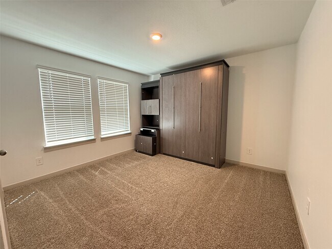 Building Photo - 59 Spring Ln