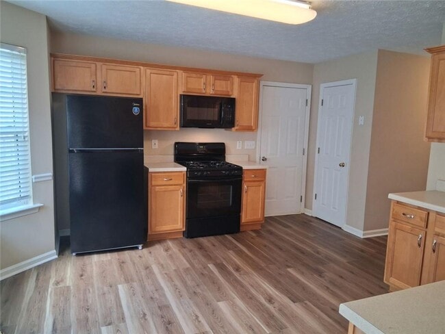 Building Photo - 130 Vinings Dr