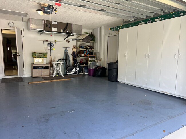 Building Photo - Fabulous Newly available Seasonal Rental i...