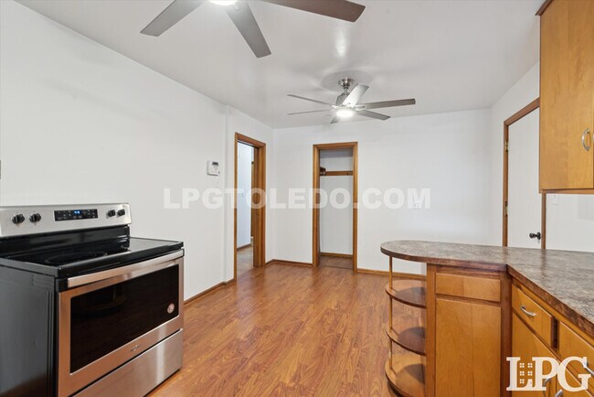 Building Photo - 3132 Mulberry St