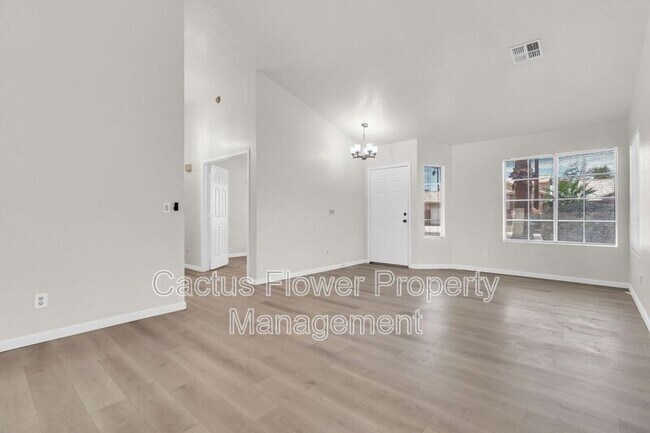 Building Photo - 1132 E Harbor View Dr