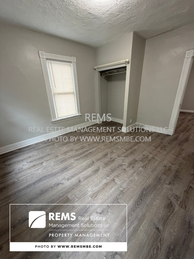 Building Photo - 947 Williamson St