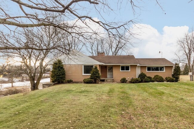 Building Photo - 18485 Ridge Rd