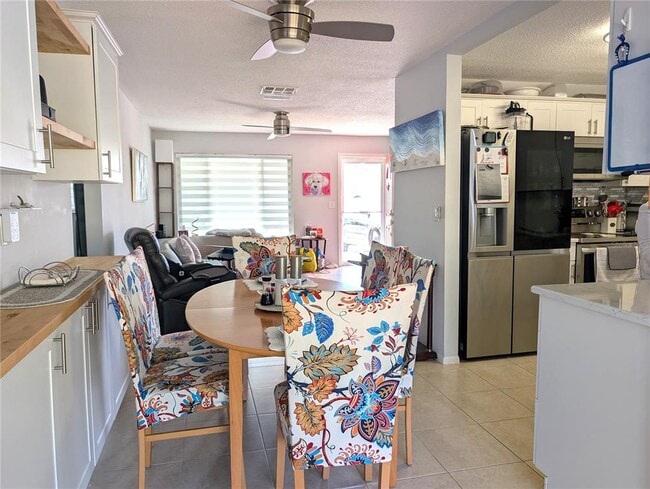 Building Photo - 3833 101st Terrace N