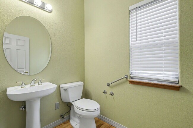 Building Photo - 5322 Balsam St