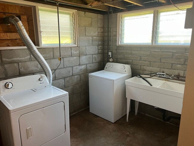 Building Photo - 1006 Ilima Dr