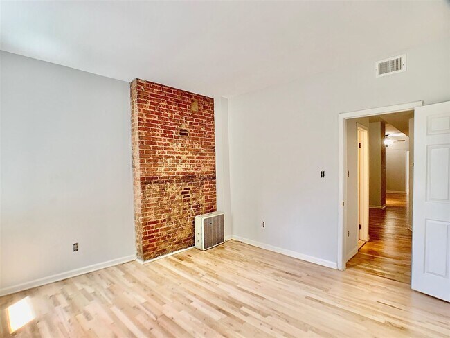 Building Photo - 155 14th St