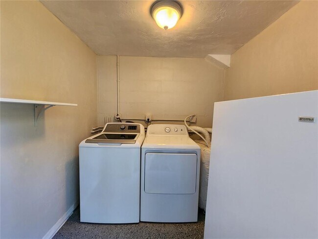 Building Photo - 501 SW 75th St