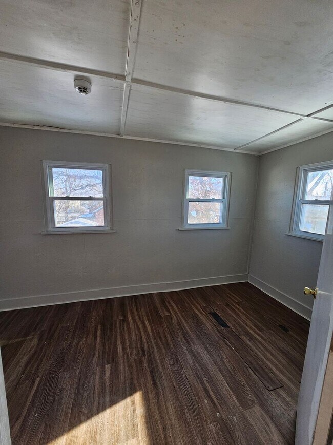 Building Photo - 2109 Roosevelt St