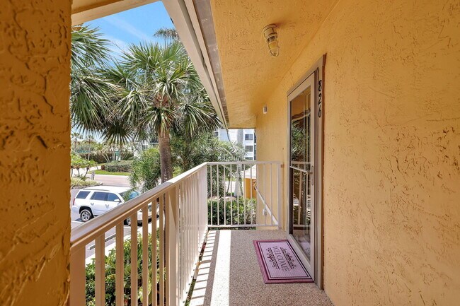 Building Photo - 2400 S Ocean Dr