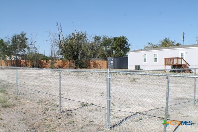 Building Photo - 180 County Rd 2600