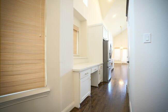 Building Photo - 4815 Saguaro Rdg