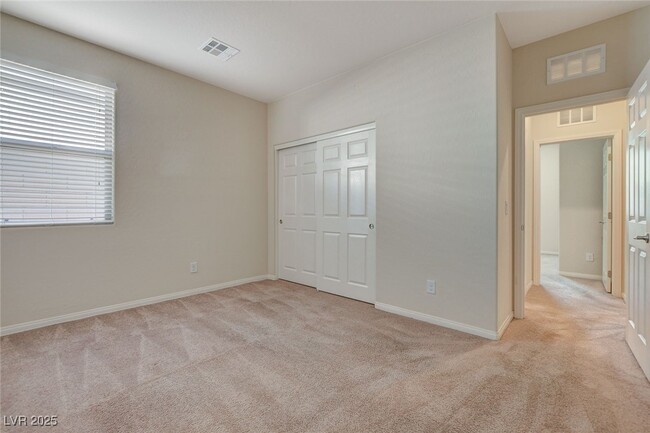 Building Photo - 484 Punto Vallata Dr