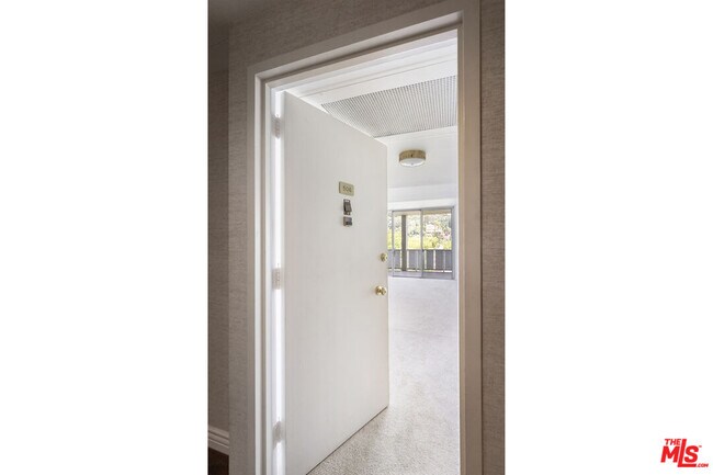 Building Photo - 4455 Los Feliz Blvd