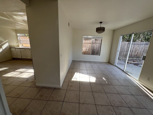 Building Photo - 1772 Corta Cresta