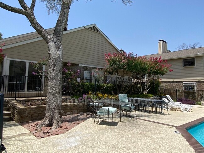 Building Photo - 4748 Old Bent Tree Ln