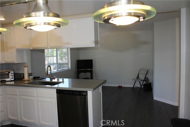 Building Photo - 2300 Maple Ave