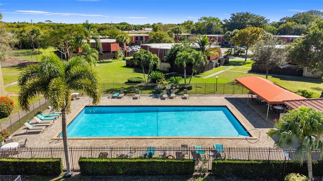 Building Photo - 22940 Oxford Pl