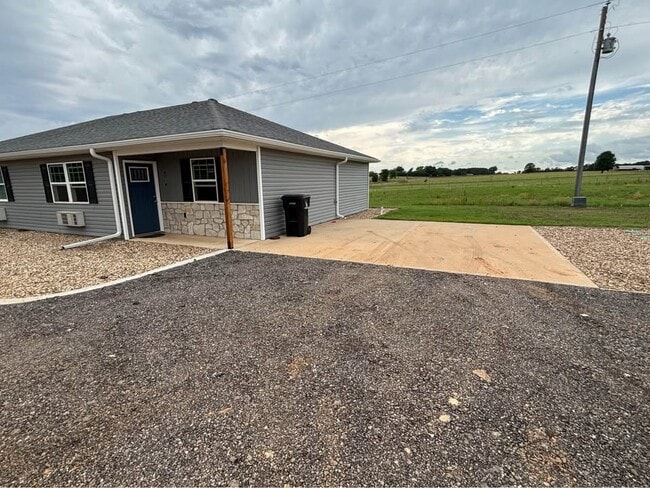 Building Photo - 367 FM 1519