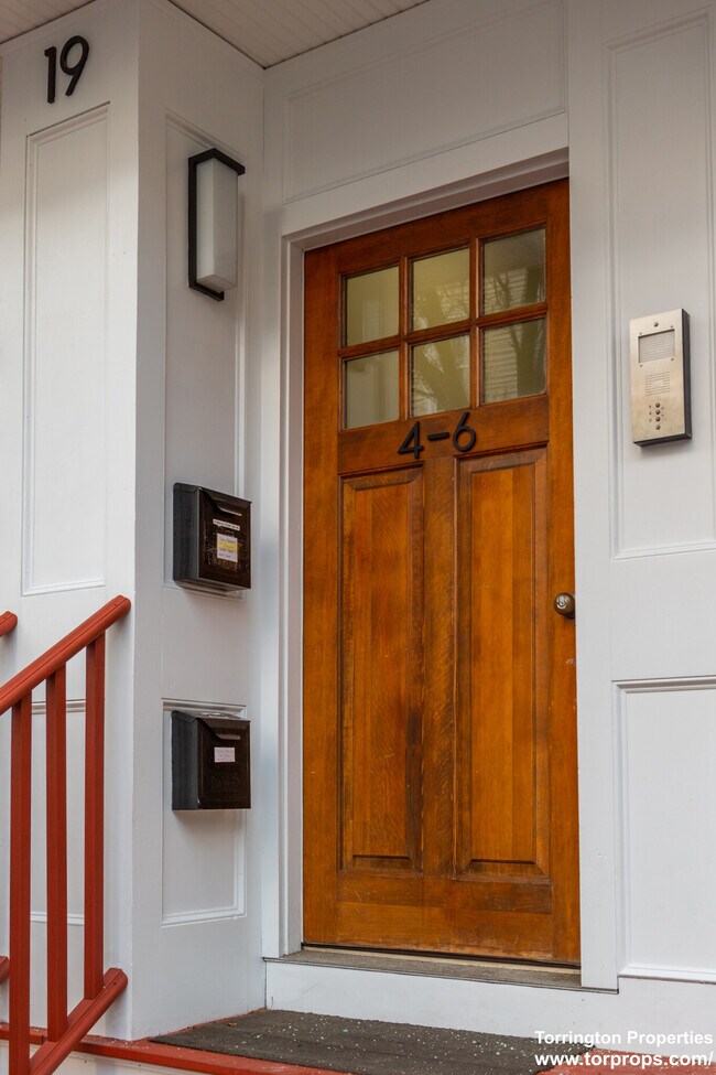 Building Photo - 19 Marney St