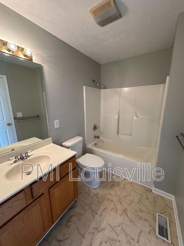 Building Photo - 4007 Mimosa View Dr