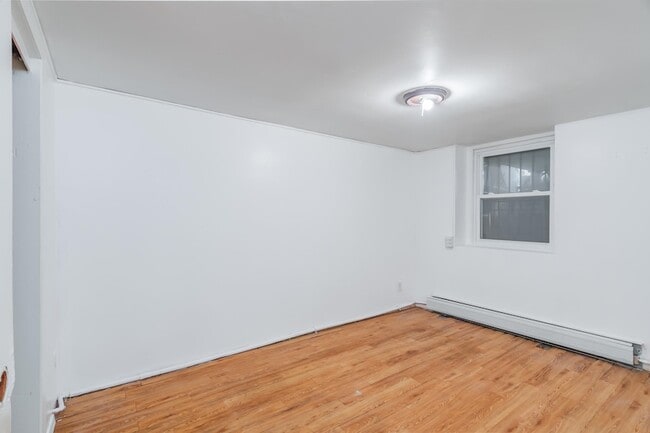 Building Photo - 392 Union St