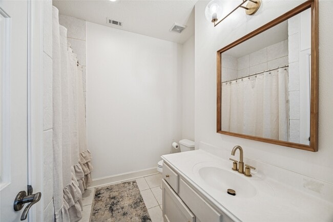 Building Photo - 811 Patterson St