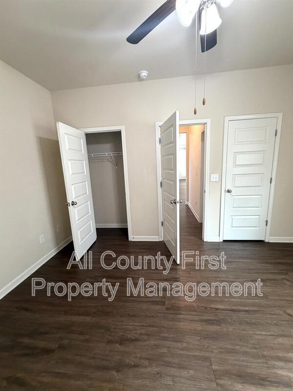 Building Photo - 3263 Highgrove Ln