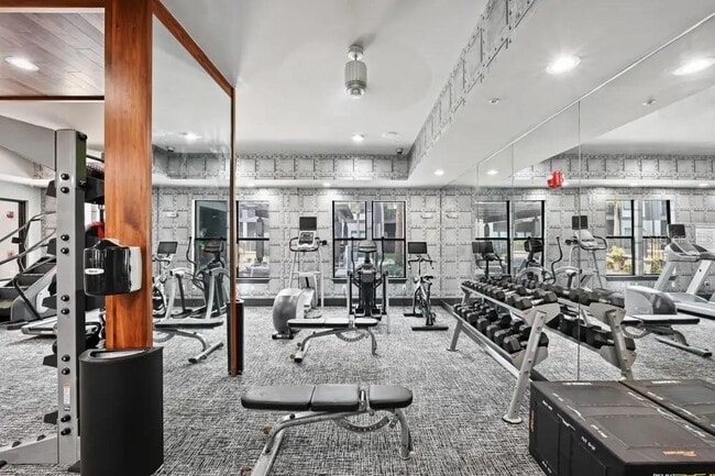 Building Photo - 776 N Orange Ave